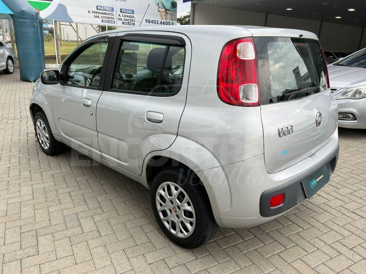 Comprar Hatch Fiat Uno 1.0 Flex Vivace Evo Branco 2013 em